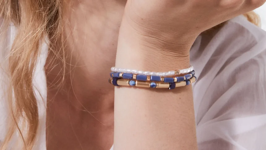 Jewelry bracelet in Parfois store